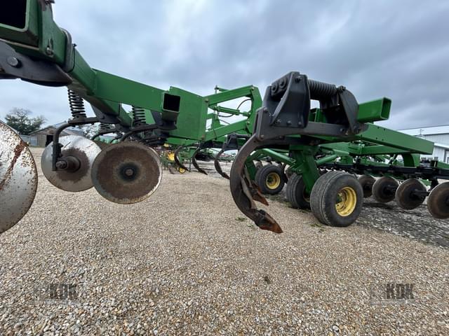 Image of John Deere 2700 equipment image 3