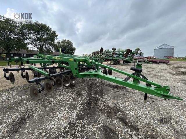 Image of John Deere 2700 equipment image 1