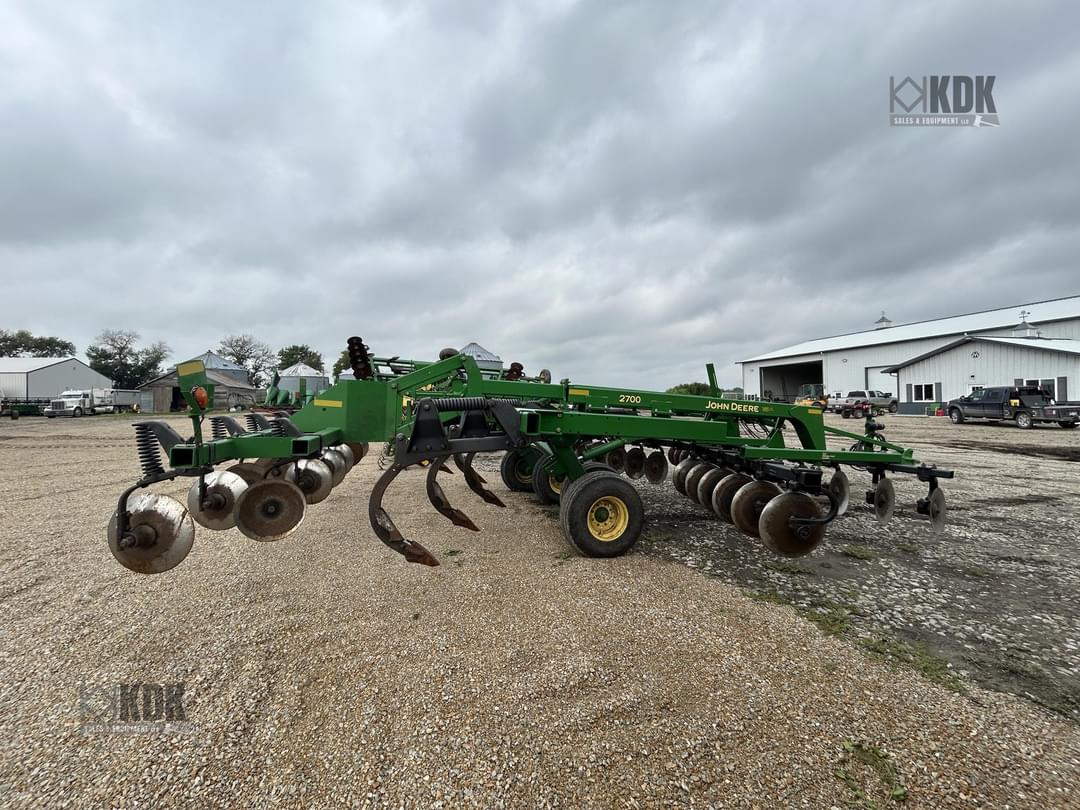 Image of John Deere 2700 Primary image