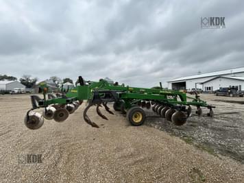 Main image John Deere 2700