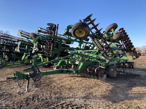 Main image John Deere 2720