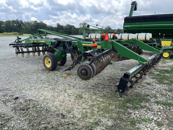 Image of John Deere 2720 equipment image 3