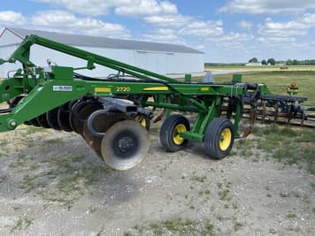 Main image John Deere 2720