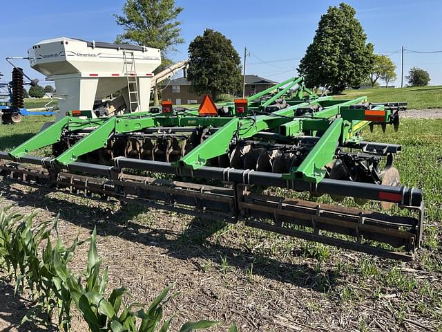 Image of John Deere 2720 equipment image 4