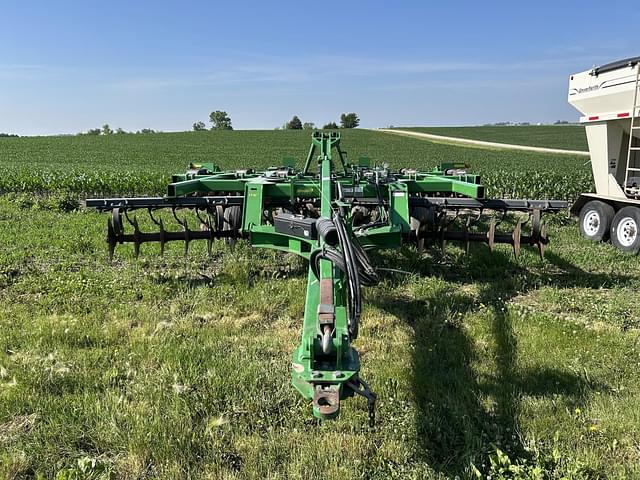 Image of John Deere 2720 equipment image 1