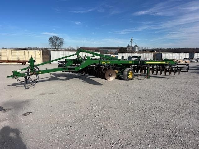 Image of John Deere 2720 equipment image 1