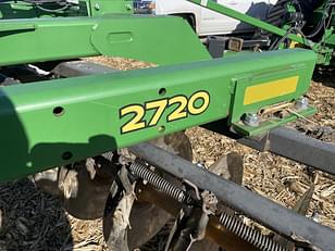 Main image John Deere 2720 11