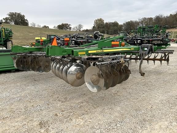 Image of John Deere 2720 equipment image 3