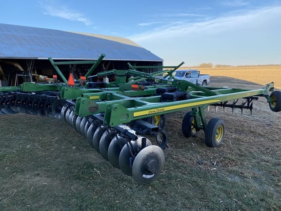 Main image John Deere 2720