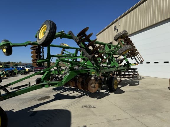 Image of John Deere 2720 equipment image 1