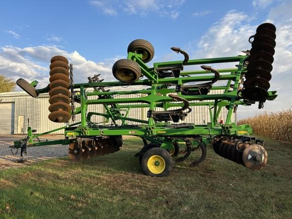 Image of John Deere 2720 Primary image