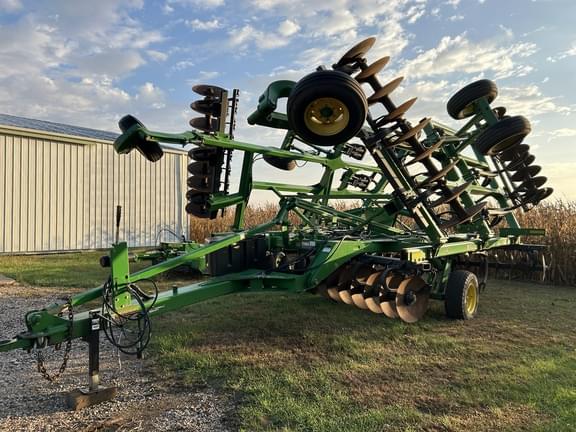 Image of John Deere 2720 equipment image 1
