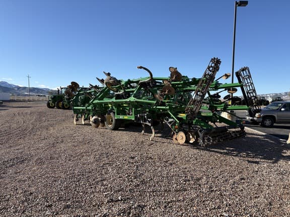 Image of John Deere 2730 equipment image 2