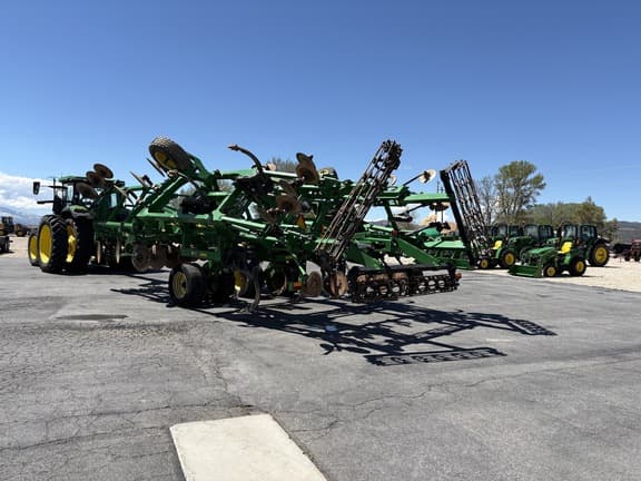 Image of John Deere 2730 equipment image 2