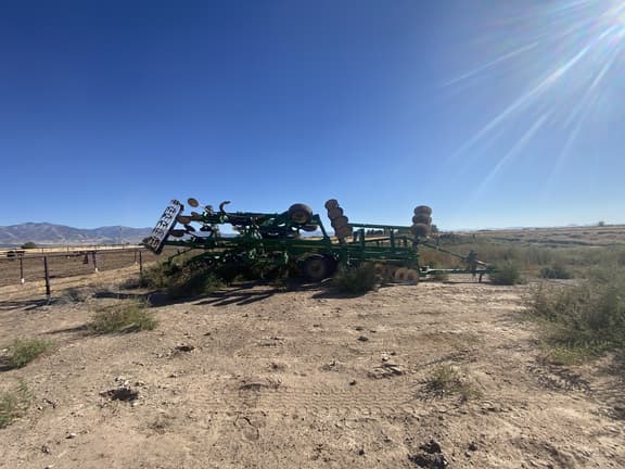 Image of John Deere 2730 equipment image 1