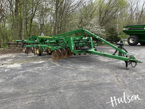 Image of John Deere 2730 equipment image 2