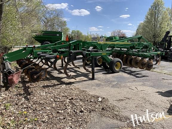 Image of John Deere 2730 equipment image 3