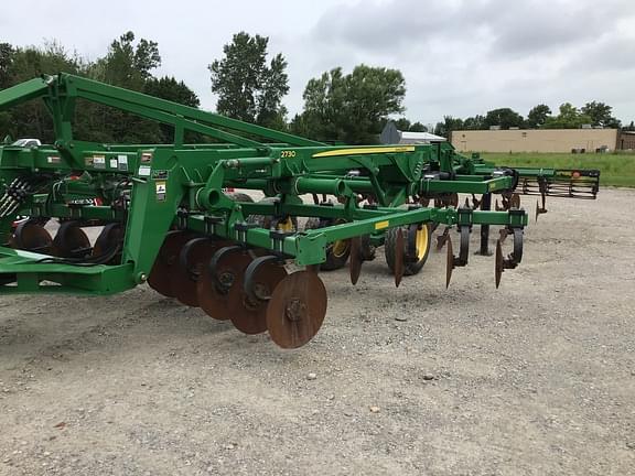 Image of John Deere 2730 equipment image 3