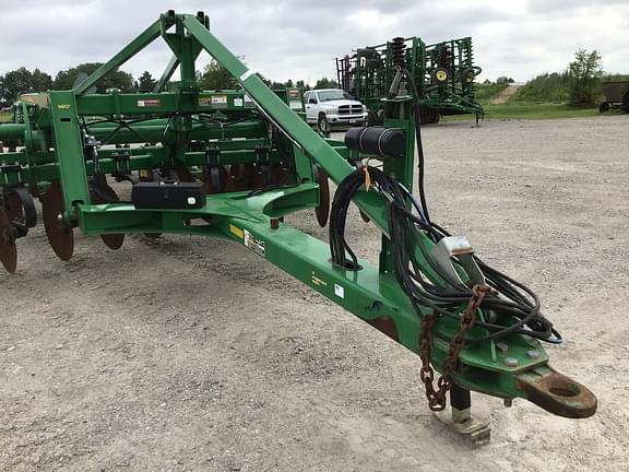 Image of John Deere 2730 equipment image 1