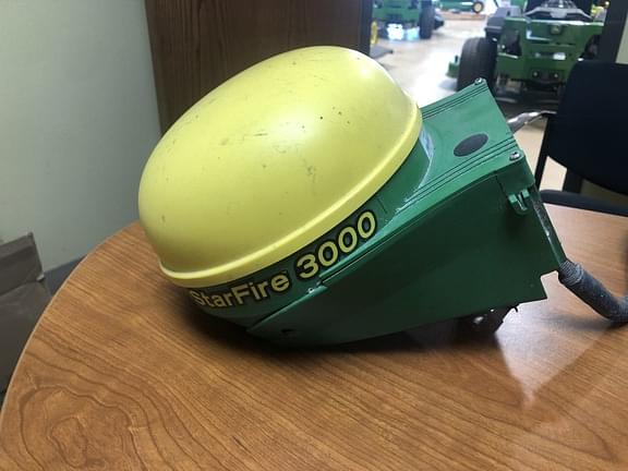 Image of John Deere StarFire 3000 Image 1