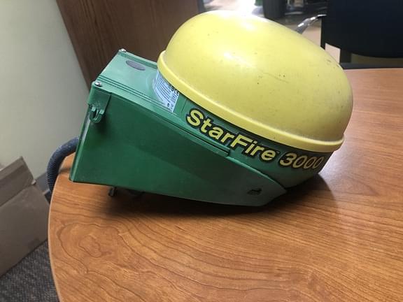 Image of John Deere StarFire 3000 Image 1