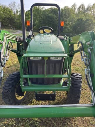 Image of John Deere 3032E equipment image 3