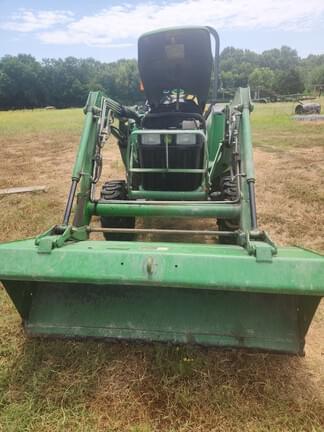 Image of John Deere 3032E equipment image 2