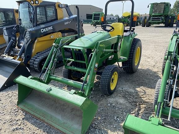 Image of John Deere 3032E equipment image 2