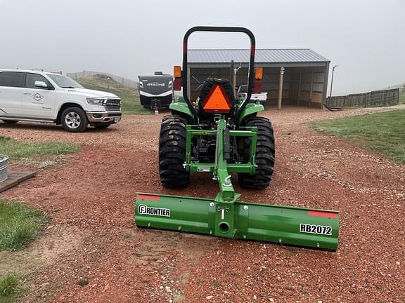 Image of John Deere 3032E equipment image 3