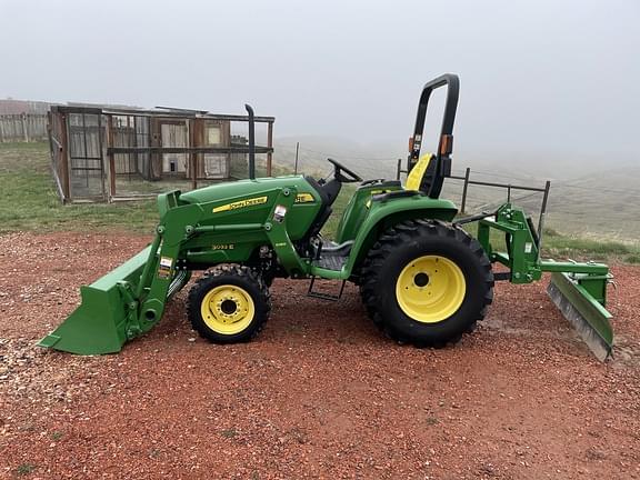 Image of John Deere 3032E equipment image 1