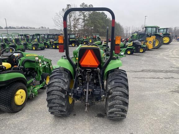 Image of John Deere 3032E equipment image 4