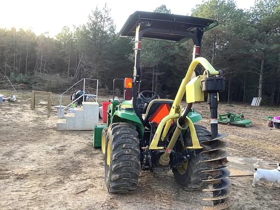 Image of John Deere 3032E equipment image 4