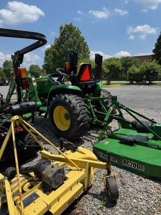 Image of John Deere 3033R equipment image 4