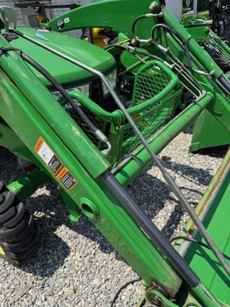 Image of John Deere 3033R equipment image 1