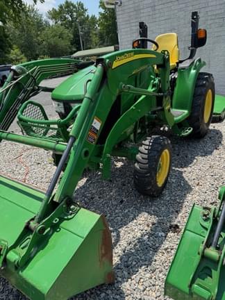 Image of John Deere 3033R equipment image 3