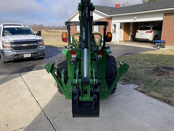 Image of John Deere 3033R equipment image 2