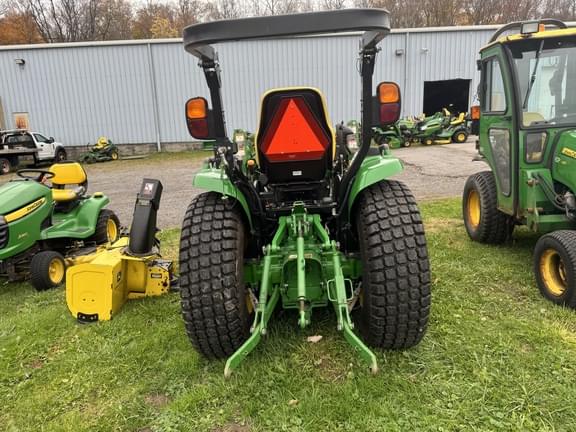 Image of John Deere 3033R equipment image 3