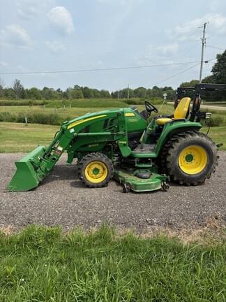 Image of John Deere 3033R Image 1