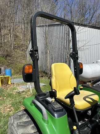 Image of John Deere 3033R equipment image 1