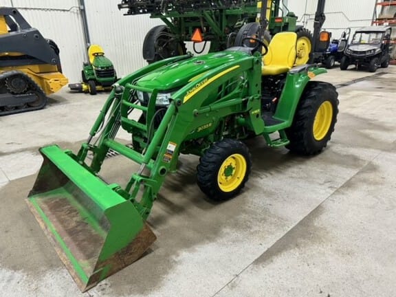 Main image John Deere 3033R