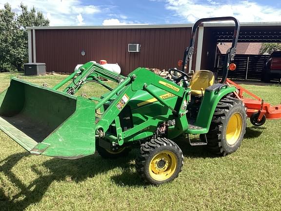 Image of John Deere 3038E equipment image 2