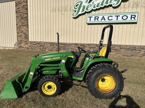 Image of John Deere 3038E equipment image 1