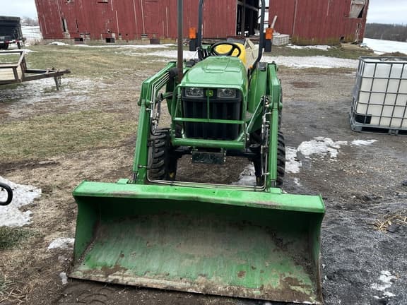 Image of John Deere 3038E equipment image 2