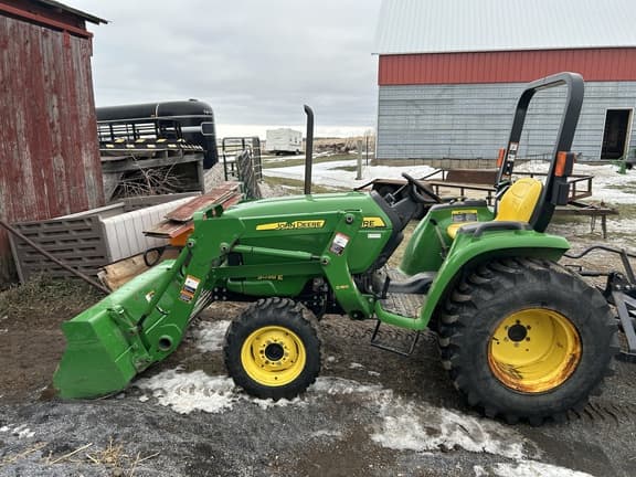 Image of John Deere 3038E equipment image 1