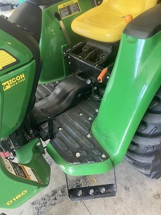 Image of John Deere 3038E equipment image 4