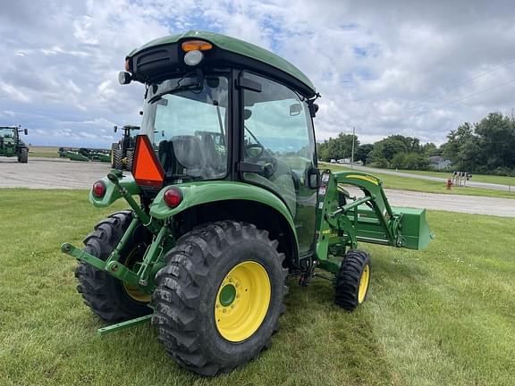 Image of John Deere 3039R equipment image 4