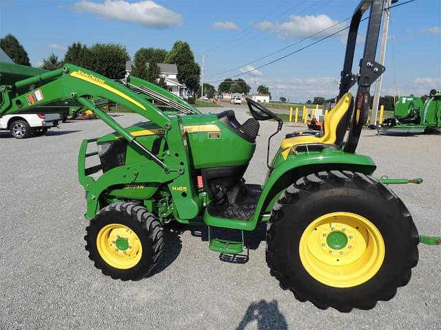 Image of John Deere 3039R equipment image 1