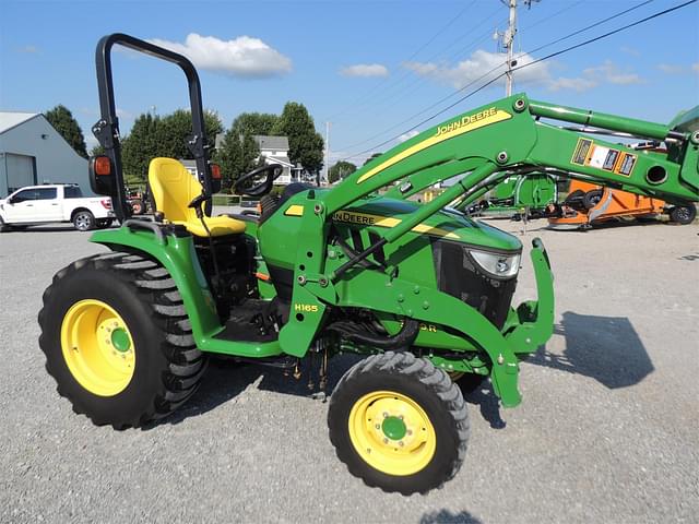 Image of John Deere 3039R equipment image 3