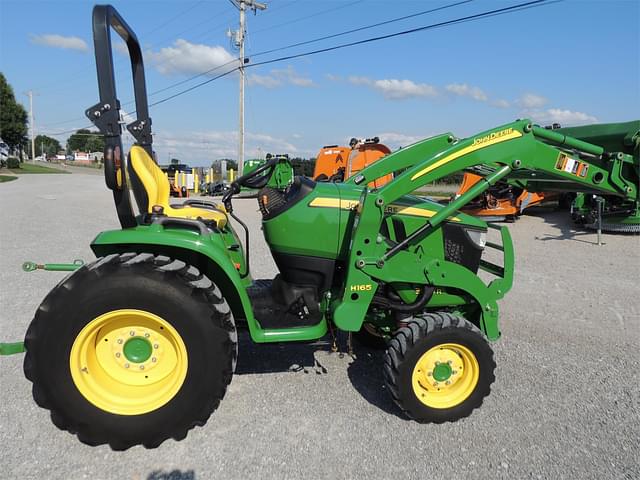 Image of John Deere 3039R equipment image 4