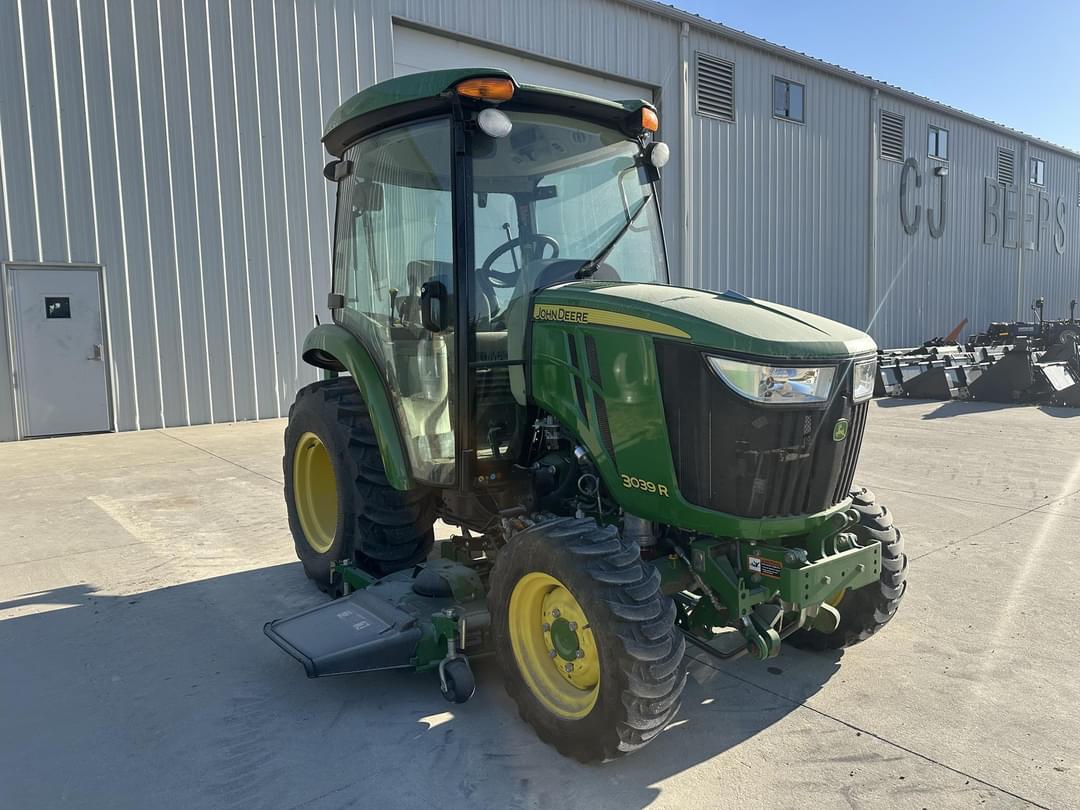 Image of John Deere 3039R Primary image